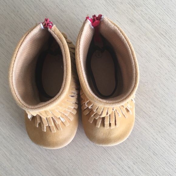 Sweet n Swag Moccasin booties - Picture 3 of 6